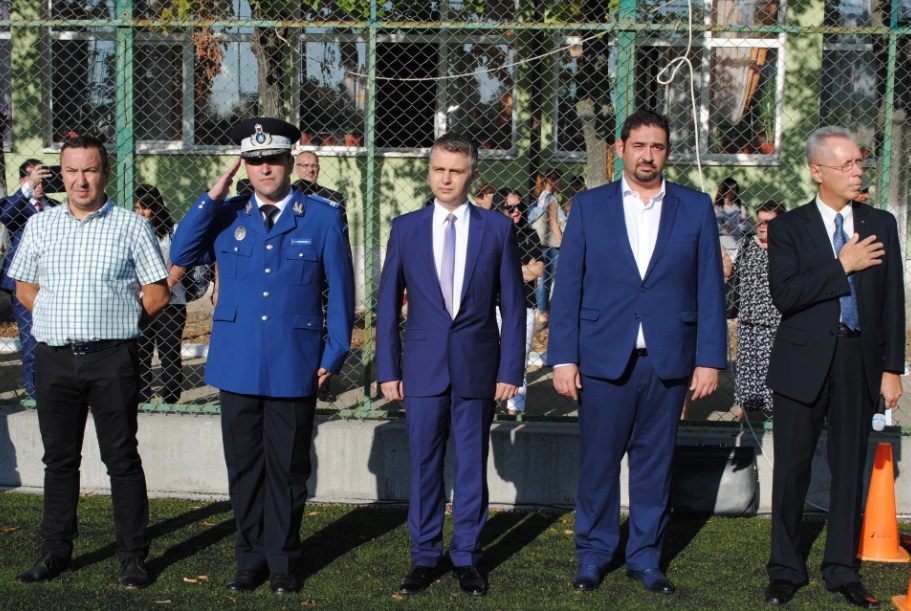 MICUȚUL NAPOLEON , NEOFICIAL! PENTRU ONOR LA DRAPEL, NU LA PARTID, URA!