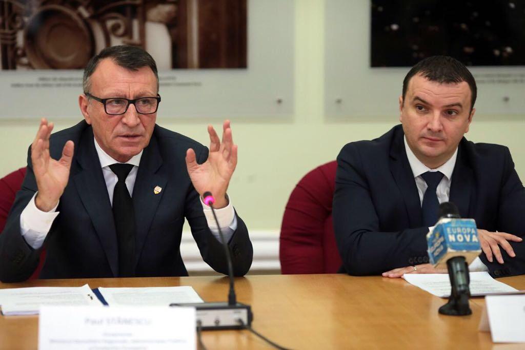 DE MOȘ NICOLAE, VICEPREMIERUL PAUL STĂNESCU A DĂRUIT LA TIMIȘ: CONTRACTE DE PESTE 144 MILIOANE LEI PRIN PNDL