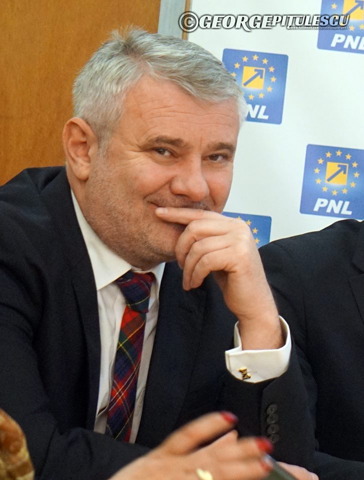 POLITICĂ DIN FUNDU` CURŢII: ŞTIRBU A LIVRAT, SIGHIARTĂU A DEJECTAT