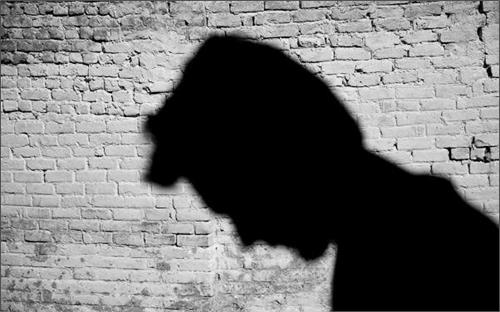 OFICIAL, ÎNCĂ E…DAR STĂ SĂ CADĂ! UN ŞEF DE DECONCENTRATĂ DIN OLT ŞI FIRMA MAMEI SALE