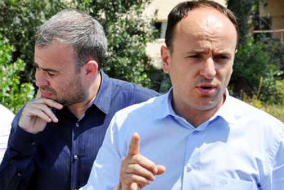 ŞPERŢUL SUFLETELOR  PERECHE :  PRINA ŞI VÂLCOV, SE ACUZĂ RECIPROC ! ĂLA, AM PRIMIT DAR I-AM DAT, ĂLĂLALT, NU MI-A DAT, NIMIC!