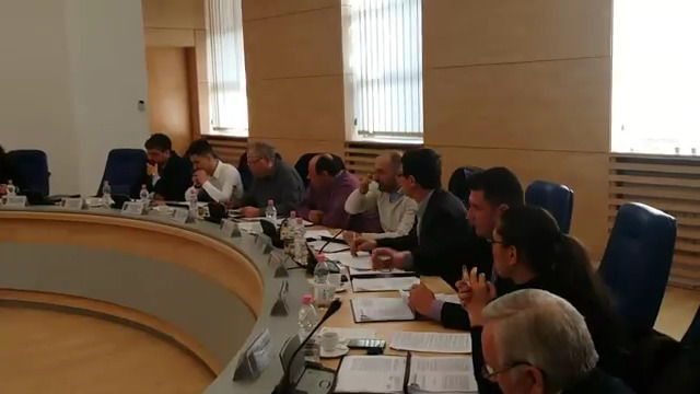 CU LIFTUL ! CONSILIERII JUDEŢENI PNL OLT AU VOTAT ÎMPOTRIVA INVESTIŢIILOR DIN SPITALUL JUDEŢEAN DE URGENŢĂ SLATINA !