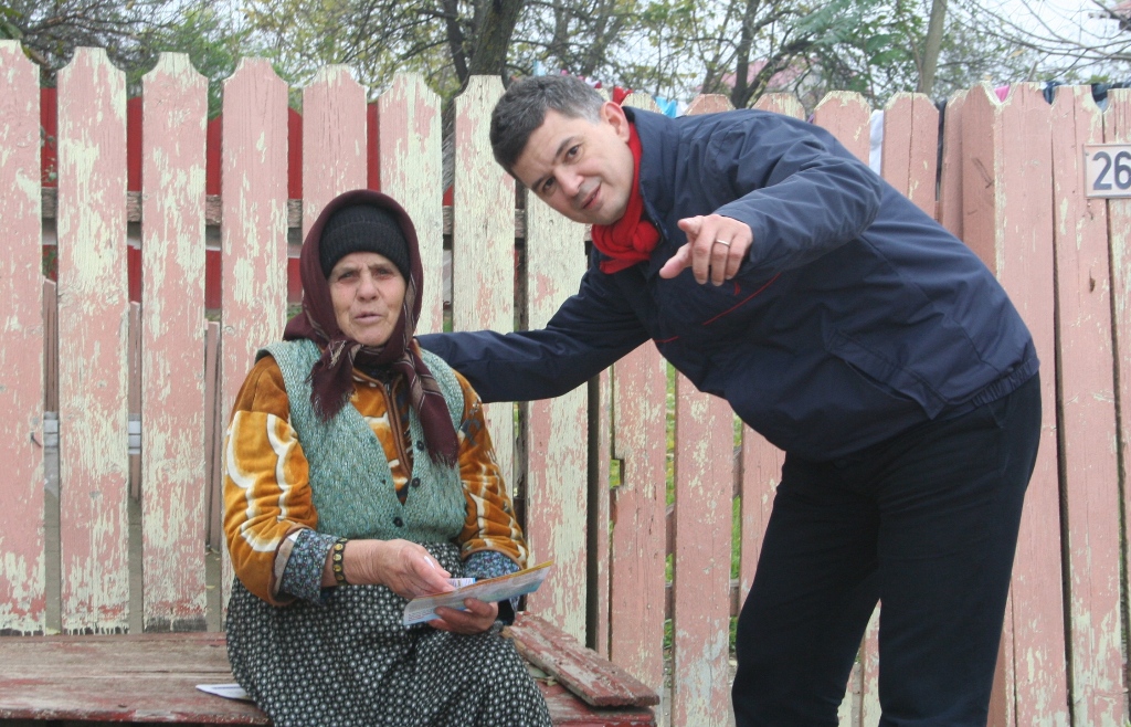 VALERICĂ SE ÎNTOARCE. ORICE OM ÎI E DOR DE FAMILIA TRADIŢIONALĂ !