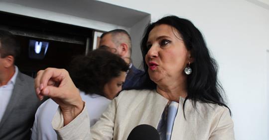 PUȘCULIȚA LOR.  SORINA PINTEA LA SLATINA: FANDOSEALĂ AMARĂ