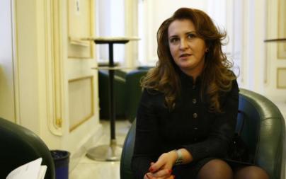 BĂGAȚI ȚÂNȚARII ÎN ȚARC ! VINE NATALIA DE PRETUTINDENI!
