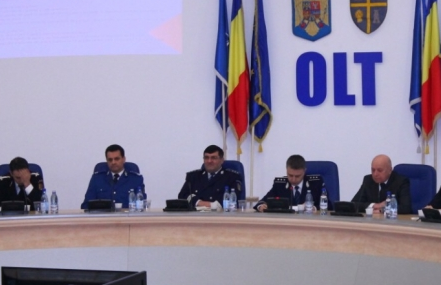 VREI SĂ AFLAI CUM O DUC BOȘII COMISARI DIN IPJ OLT?! PUNEȚI-VĂ POFTA ÎN CUI!
