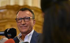 VICEPREMIERUL PAUL STĂNESCU : „NU I-AM RĂSPUNS LUI DRAGNEA LA TELEFON CA SĂ VADĂ ȘI EL CUM E CÂND NU RĂSPUNDE !„
