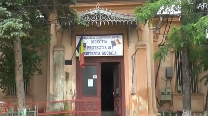 PUȘCULIȚA LOR! REABILITARE BIROURI, DA, APĂ LA CONTAINER, PA!
