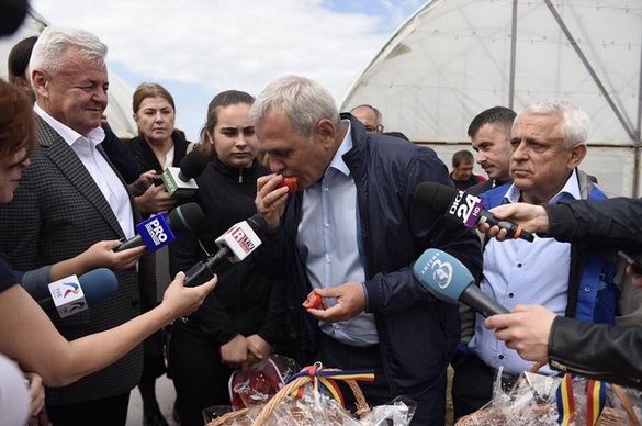 PREGĂTIȚI TROMPETELE, ACTIVAȚI CLOVNII! COBOARĂ ZEII PRINTRE NOI!