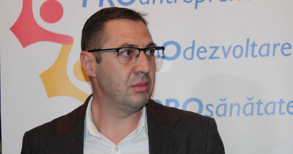 SILVIAN DAN IUBEȘTE LEMNUL…