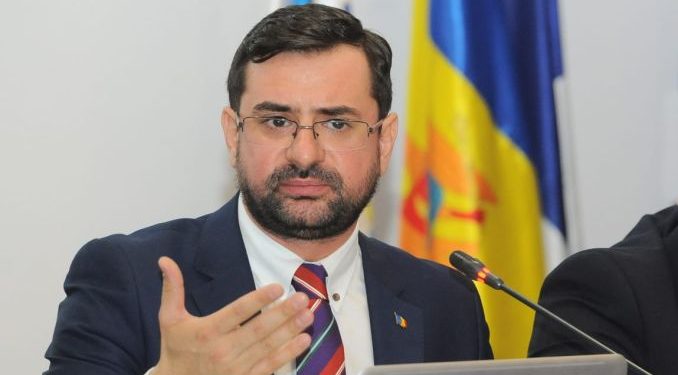 ÎNAPOI, LA VATRĂ ! ADRIAN CHESNOIU NUMIT AZI CITY MANAGER LA PRIMĂRIA CARACAL !