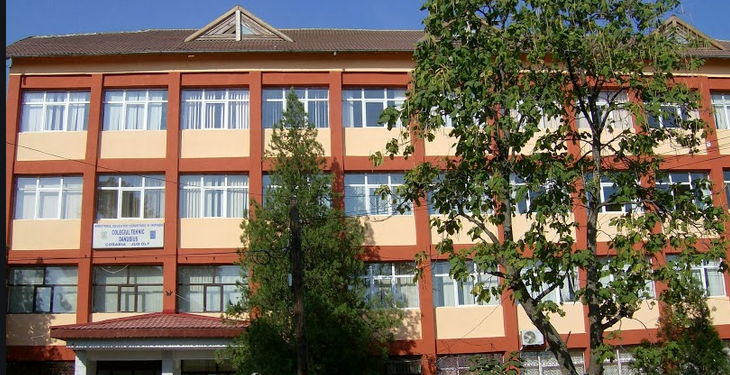 VESTĂ BUNĂ! JANDARMUL CARE A BĂGAT-O ÎN IZOLARE PE SOȚIA VICEPRIMARULUI DIN CORABIA, NEGATIV!