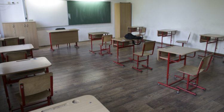 34 ELEVI ȘI 21 CADRE DIDACTICE CONFIRMATE COVID 19 ÎN OLT DE LA ÎNCEPUTUL SEMESTRULUI AL DOILEA