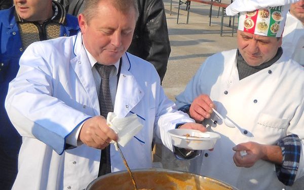 LA 1 AN DUPĂ PIERDEREA ALEGERILOR, FOSTUL PRIMAR/BALȘ, ÎȘI SPOREȘTE AVEREA! CASĂ DE VACANȚĂ LA MUNTE PE NUMELE SOȚIEI! INADVERTENȚE ÎN DECLARAȚIILE DE AVERE ALE CELOR DOI ȘEFI DE INSTITUȚII PUBLICE!