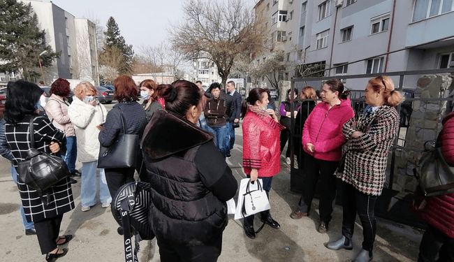 DIN SPUMA MĂRII, ÎN BANII ȘCOLII ! CUM A FĂCUT SECRETARUL GENERAL ADJUNCT AL PNL CONSTANȚA, MILIARDUL ÎNTR-O SINGURĂ ZI LA SLATINA/OLT DIN BUGETUL ȘCOLII!