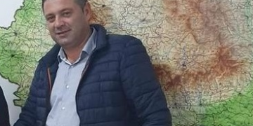 TUDOR, PRIMAR SCORNICEȘTI, CLIENTELĂ LA PITEȘTI! CONTRACTE DE ZECI DE MII DE EURO PENTRU FIRME CU ZERO ANGAJAȚI!