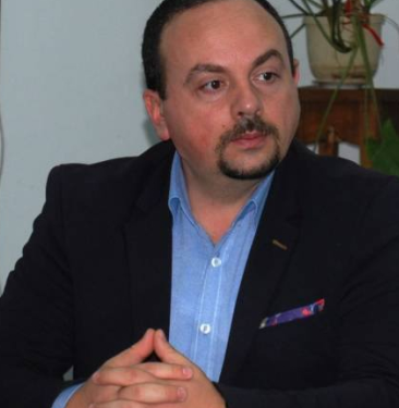 DOMNUL ”GENERAL” BĂRBULETE, AVEȚI LEGĂTURA! DACĂ BINEVOIȚI SĂ DISPUNEȚI, EVIDENT….