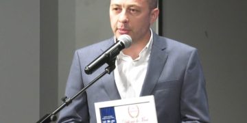 EȘTI ASERVIT, EȘTI DESERVIT! RESTUL E CANCAN !