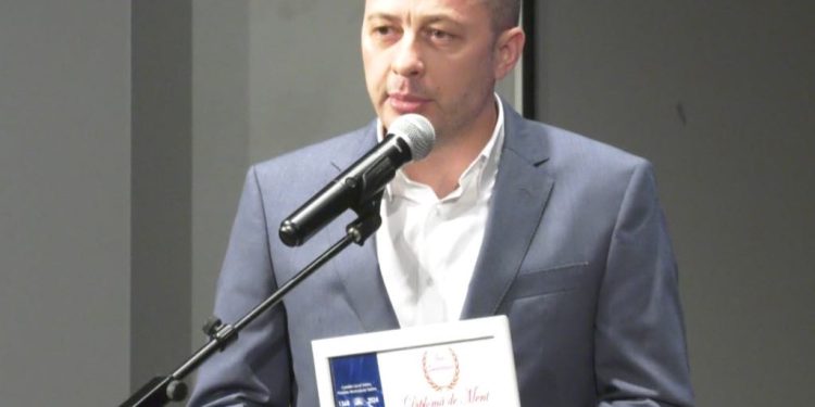 EȘTI ASERVIT, EȘTI DESERVIT! RESTUL E CANCAN !