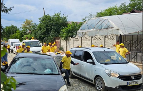 ZIUA, FĂRĂ DERANJ! MITĂ ELECTORALĂ LA IANCA! PNL A CĂRAT CU REMORCILE SACI DE FĂINĂ ȘI MĂLAI
