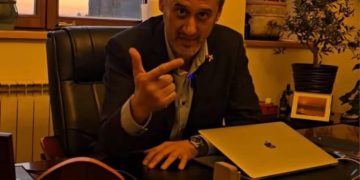NE-AM ÎNTORS LA EPOCA PRINA! 2, 5 MILIOANE EURO DIN BUGETUL LOCAL, O HOTĂRÂRE CU SCOP PUR COMERCIAL MASCAT ÎN INTERESUL SLĂTINENILOR!