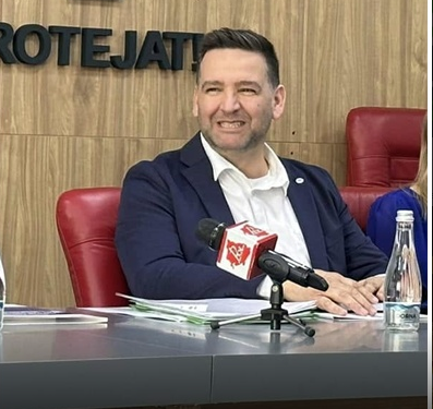 DOMNU` ECONOMIST/GENERAL, ZICEȚI LA VIRGULĂ…! UNDE AȚI PIERDUT-O?! DIFERENȚA DE PESTE 8 MILIARDE ROL, ÎN CE PORTOFELE S-A DUS?!