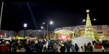 Târgul de Crăciun,  între aranjamente politice și achiziții cu date suspecte. Mama unui fost pesedist încasează 54 000 Euro/buget local. Achiziția fasolei pe cupon, trasă la indigo !