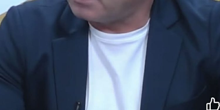 Ceață! Ctitorul de fațade și mizeria de sub preș